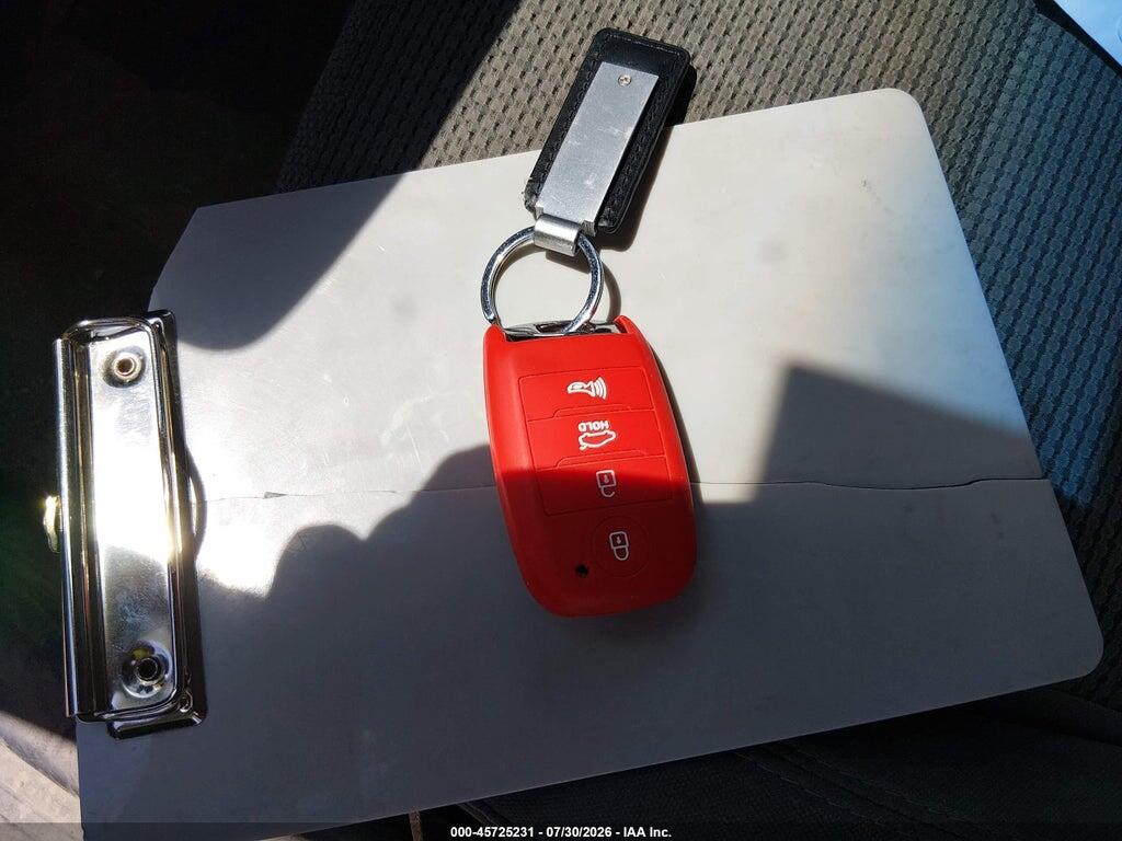 KNDJP3A52J7608638 2018 KIA SOUL photo no. 11