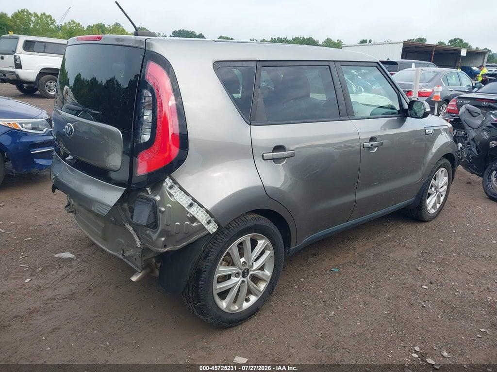 KNDJP3A52J7608638 2018 KIA SOUL photo no. 4
