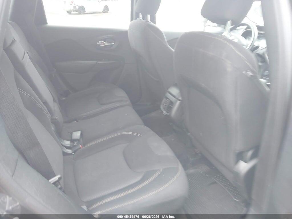 1C4PJMCB8HW520701 2017 JEEP CHEROKEE photo no. 8