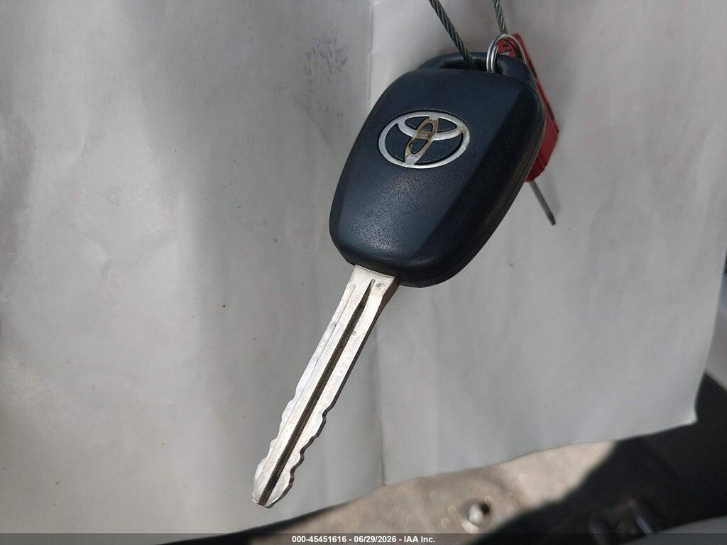 7MUAAAAG7PV050250 2023 TOYOTA COROLLA CROSS photo no. 11
