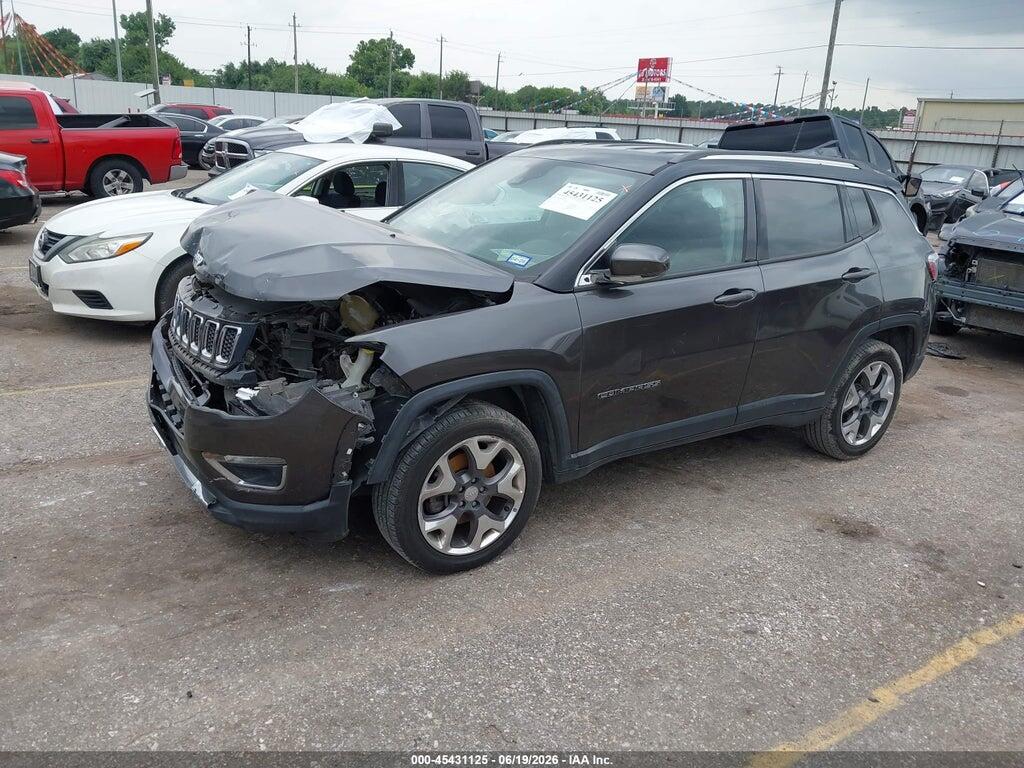 3C4NJDCB4JT442565 2018 JEEP COMPASS photo no. 2