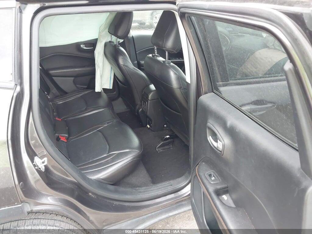 3C4NJDCB4JT442565 2018 JEEP COMPASS photo no. 8