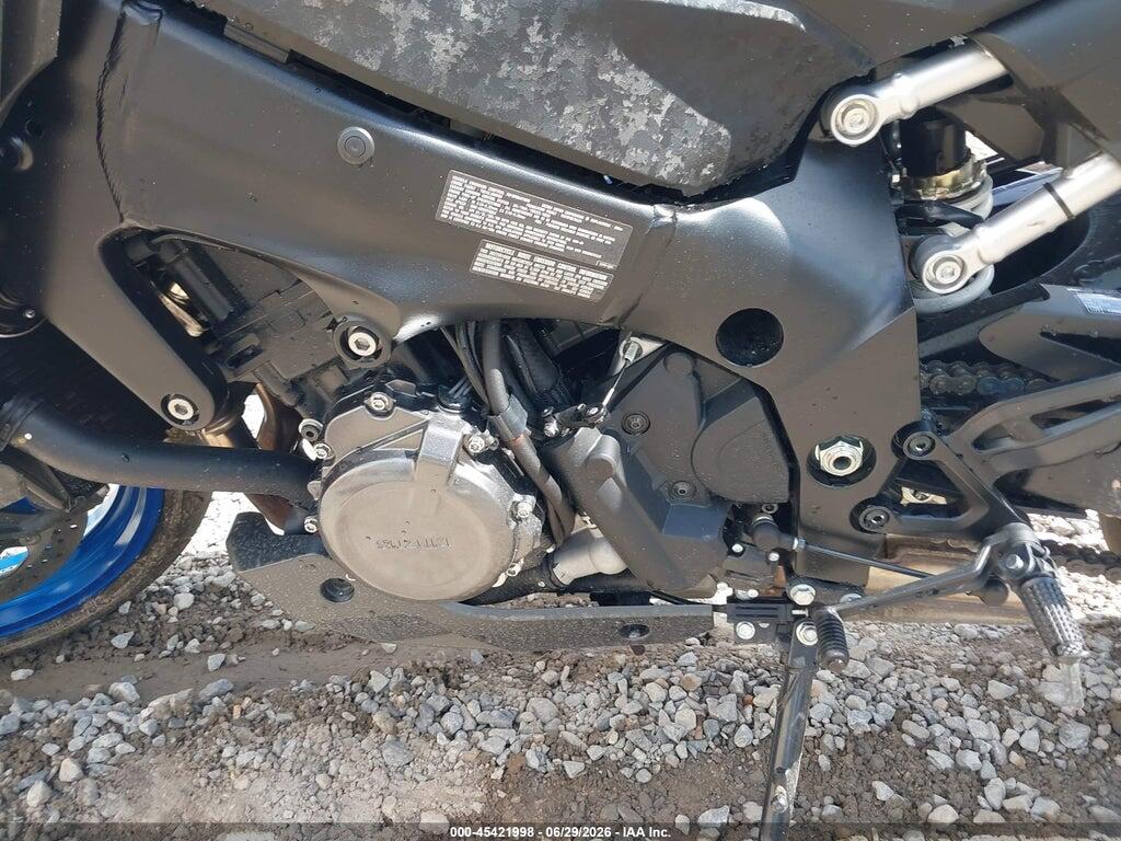 JS1EK11B2T7100094 2026 SUZUKI GSX-S1000 photo no. 9