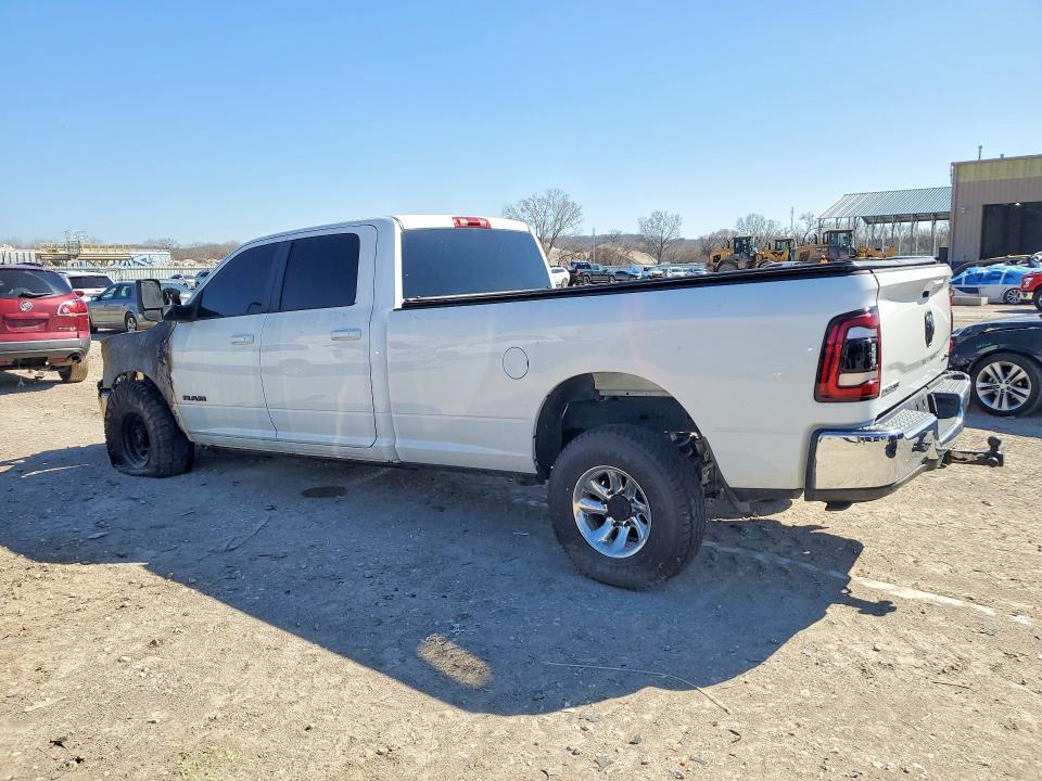 2021 RAM 2500 BIG HORN — Фото 2 из 12