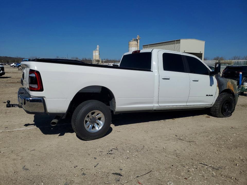 2021 RAM 2500 BIG HORN — Фото 3 из 12