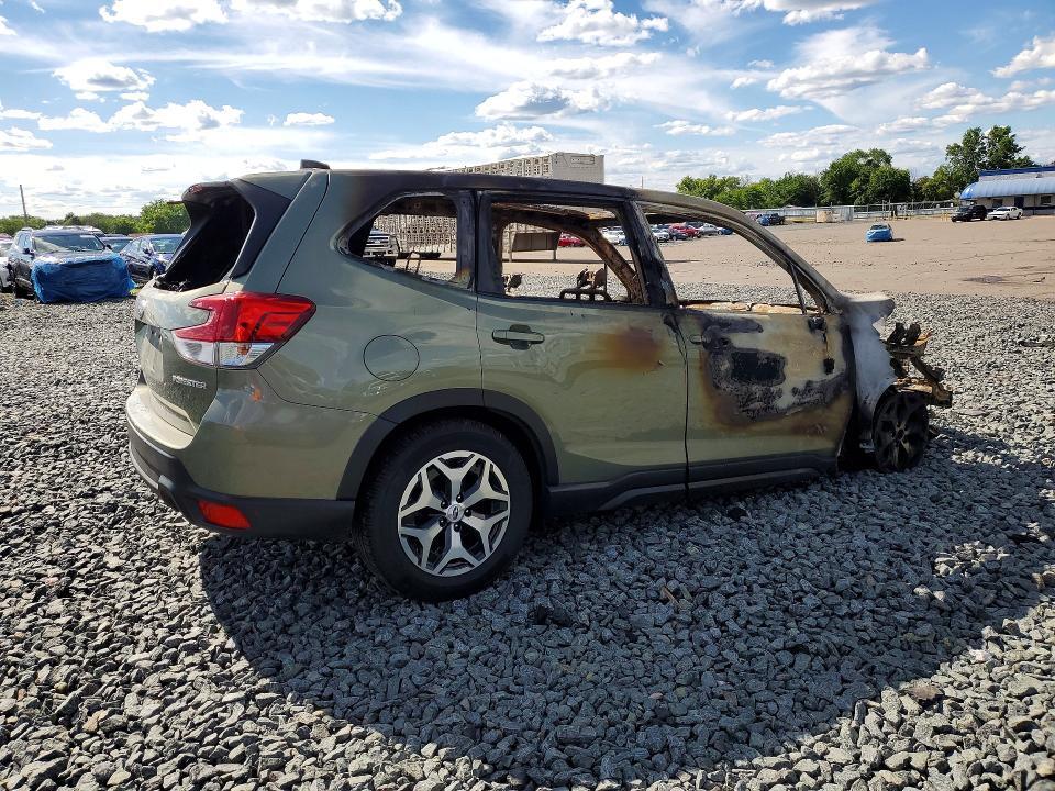 JF2SKAFC7MH425038 2021 SUBARU FORESTER photo no. 3