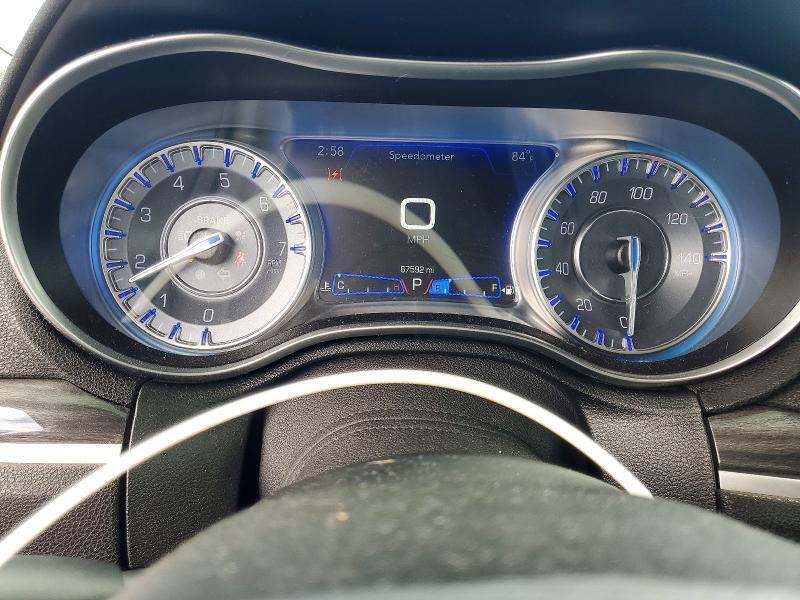 2021 CHRYSLER 300 TOURING — Фото 9 из 12