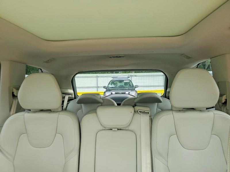 2021 VOLVO XC90 T6 MOMENTUM — Фото 10 из 13