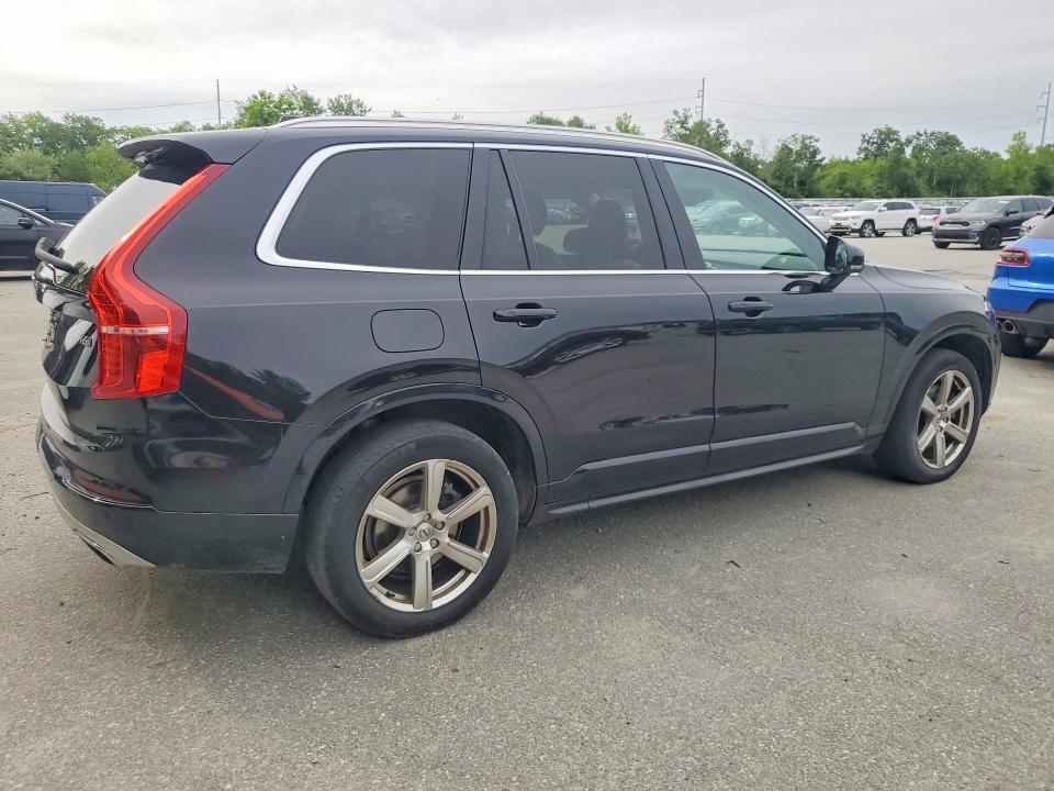 2021 VOLVO XC90 T6 MOMENTUM — Фото 3 из 13