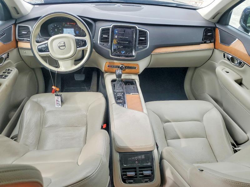 2021 VOLVO XC90 T6 MOMENTUM — Фото 8 из 13