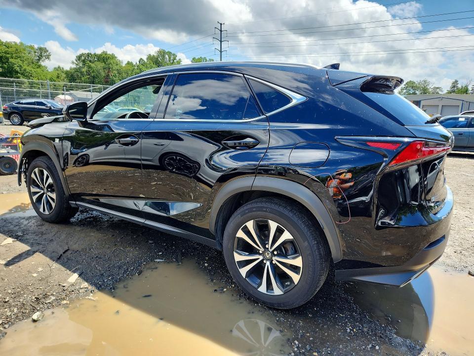 2020 LEXUS NX 300 F SPORT — Фото 2 из 13