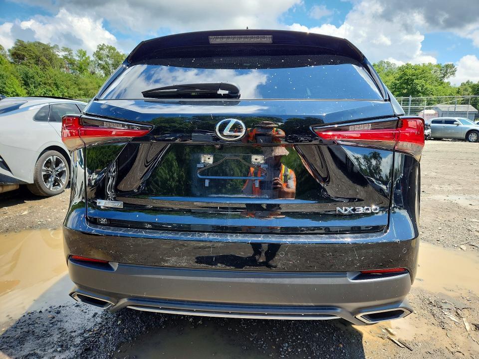 2020 LEXUS NX 300 F SPORT — Фото 6 из 13