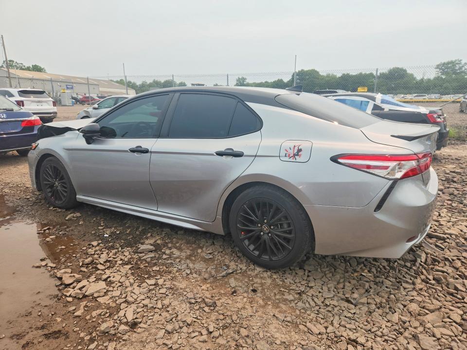 2020 TOYOTA CAMRY SE NIGHTSHADE — Фото 2 из 12