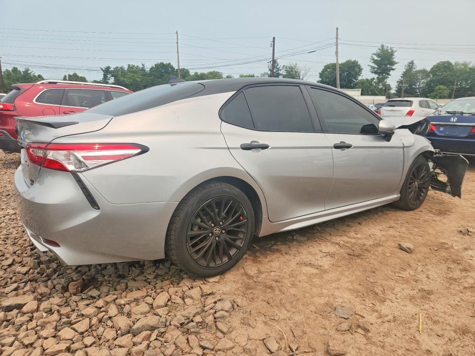 2020 TOYOTA CAMRY SE NIGHTSHADE — Фото 3 из 12