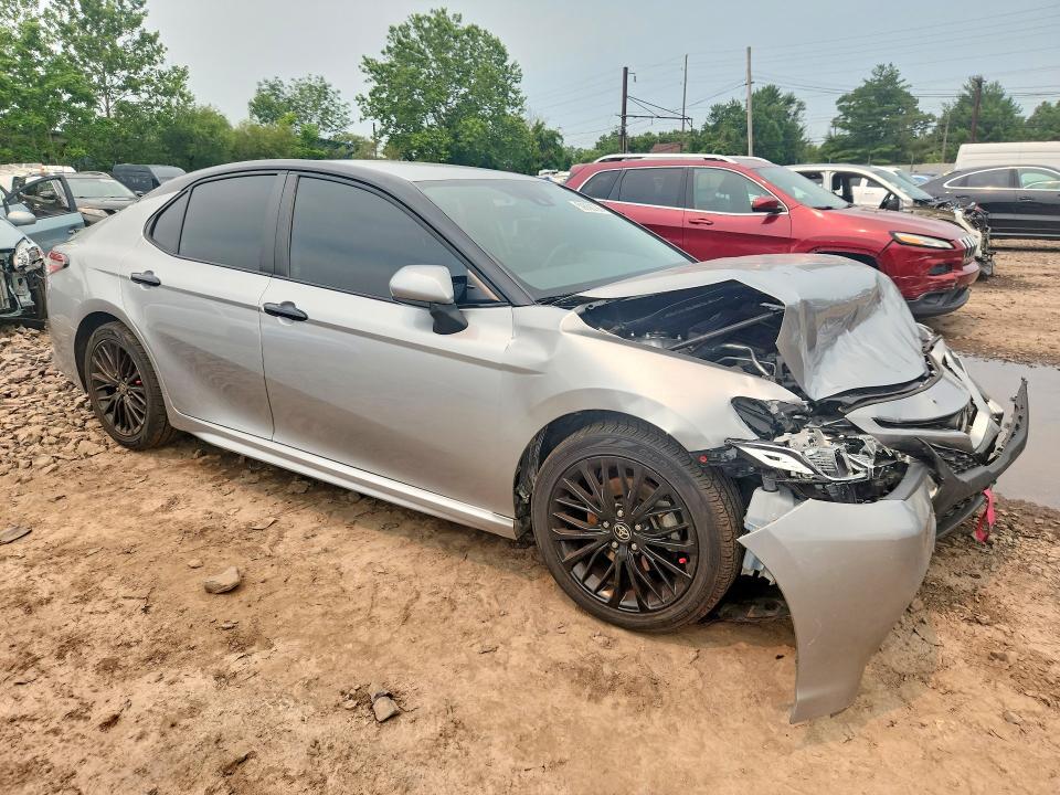 2020 TOYOTA CAMRY SE NIGHTSHADE — Фото 4 из 12