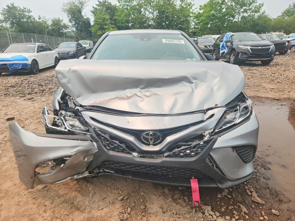 2020 TOYOTA CAMRY SE NIGHTSHADE — Фото 5 из 12
