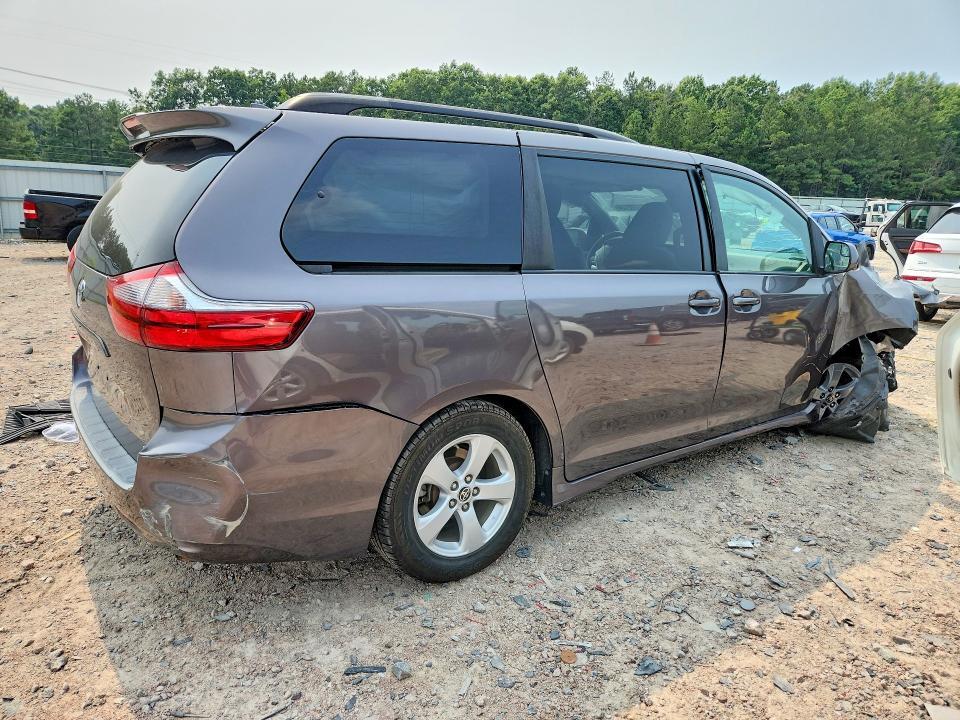 2020 TOYOTA SIENNA LE — Фото 3 из 13