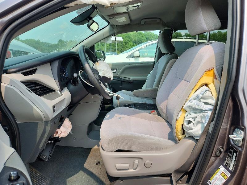 2020 TOYOTA SIENNA LE — Фото 7 из 13
