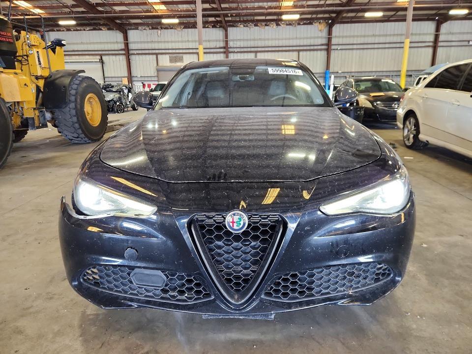 2019 ALFA ROMEO GIULIA — Фото 5 из 13