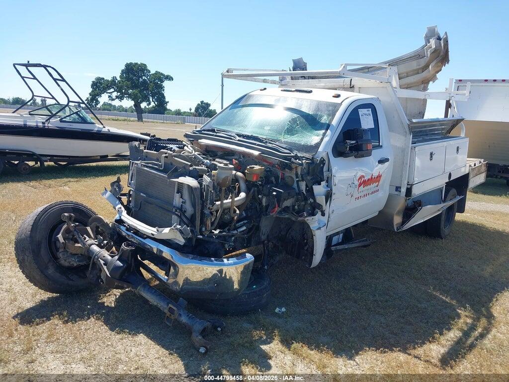 1HTKJPVK0KH863655 2019 CHEVROLET SILVERADO 6500HD photo no. 2