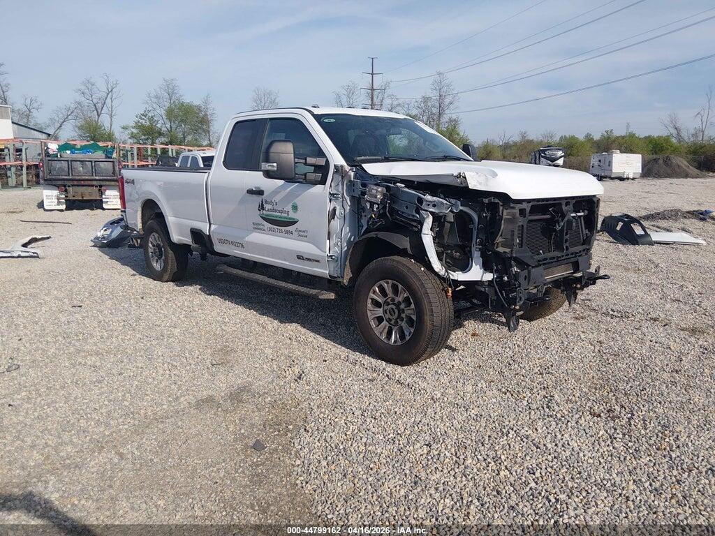 1FT8X3BTXPEC84225 2023 FORD F-350 photo no. 1