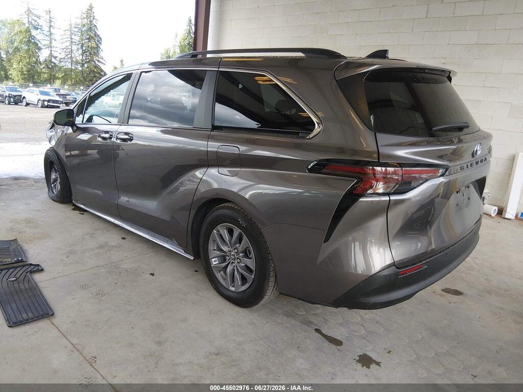 5TDYRKEC7PS155353 2023 TOYOTA SIENNA photo no. 3
