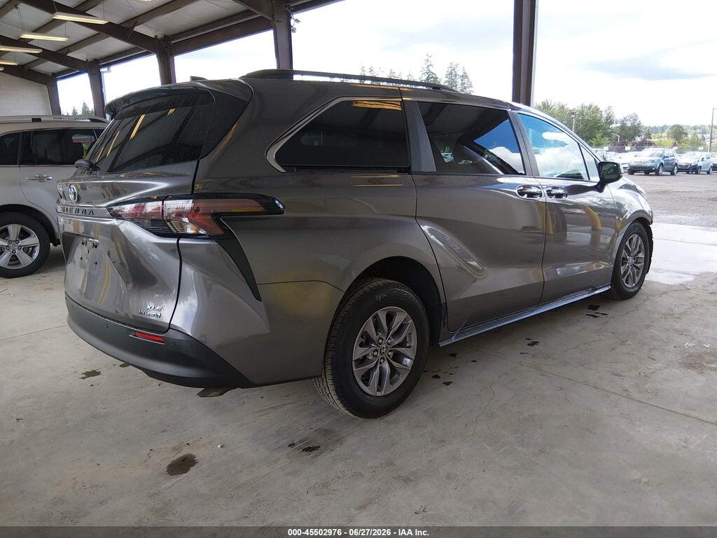 5TDYRKEC7PS155353 2023 TOYOTA SIENNA photo no. 4