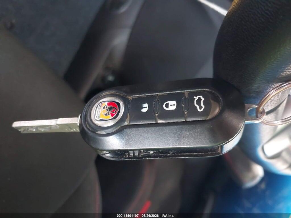 3C3CFFFH6JT466181 2018 FIAT 500 photo no. 11