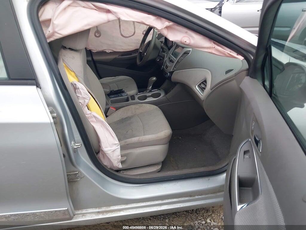 1G1BC5SM8J7143518 2018 CHEVROLET CRUZE photo no. 5