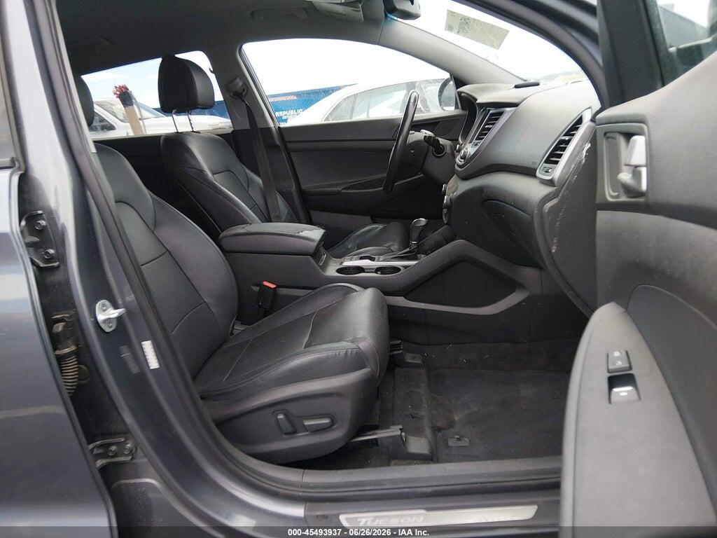 KM8J33A20GU121204 2016 HYUNDAI TUCSON photo no. 5