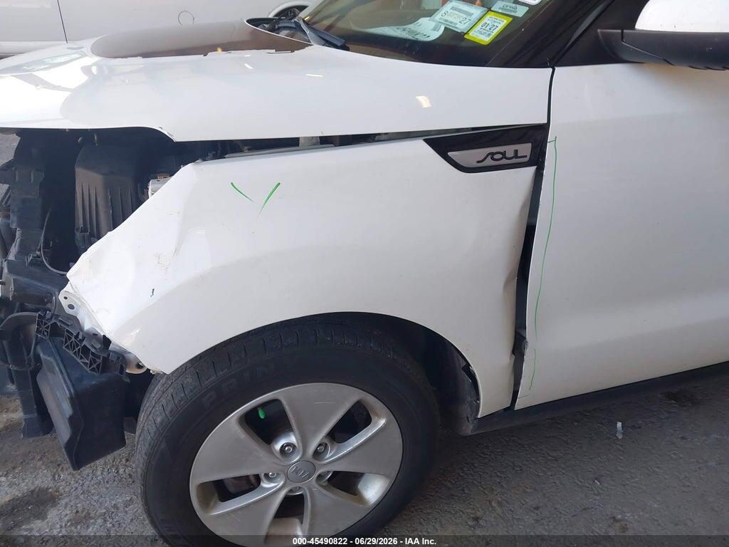 KNDJN2A25G7279366 2016 KIA SOUL photo no. 12