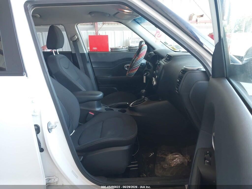 KNDJN2A25G7279366 2016 KIA SOUL photo no. 5