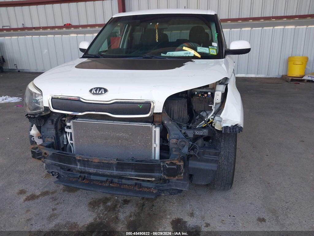 KNDJN2A25G7279366 2016 KIA SOUL photo no. 6