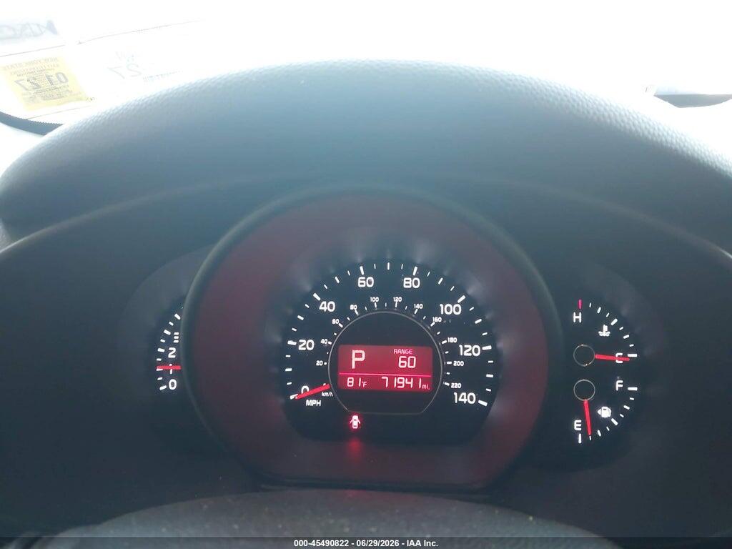 KNDJN2A25G7279366 2016 KIA SOUL photo no. 7