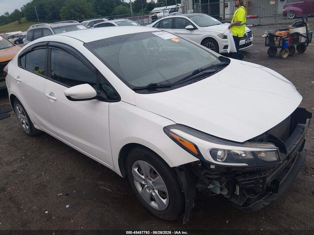 3KPFL4A72JE211388 2018 KIA FORTE photo no. 1