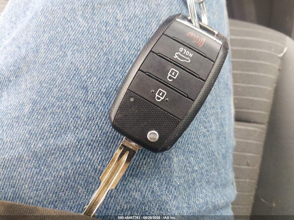 3KPFL4A72JE211388 2018 KIA FORTE photo no. 11