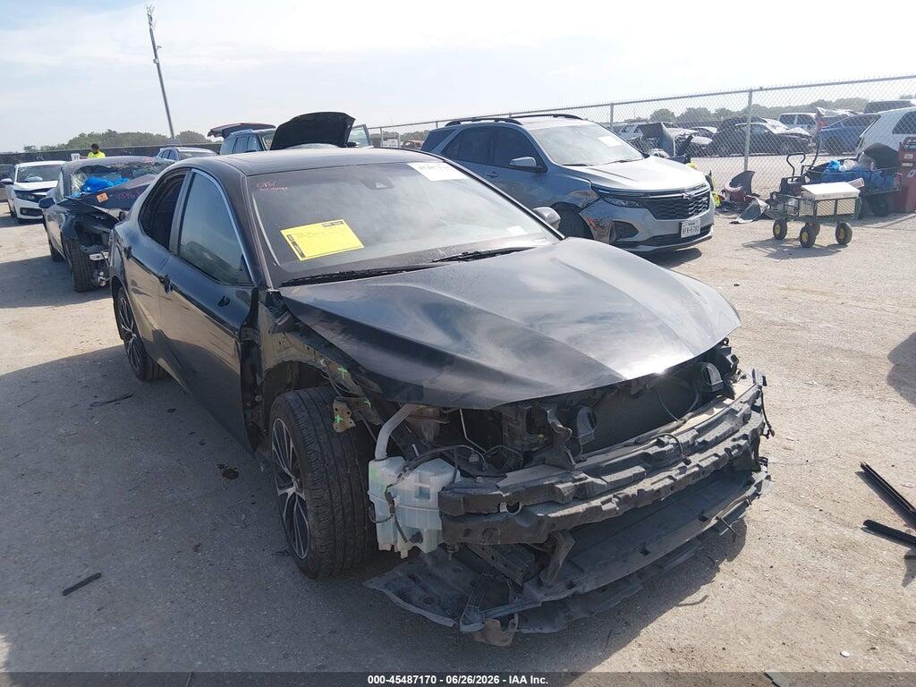 4T1B11HK0JU097563 2018 TOYOTA CAMRY photo no. 1