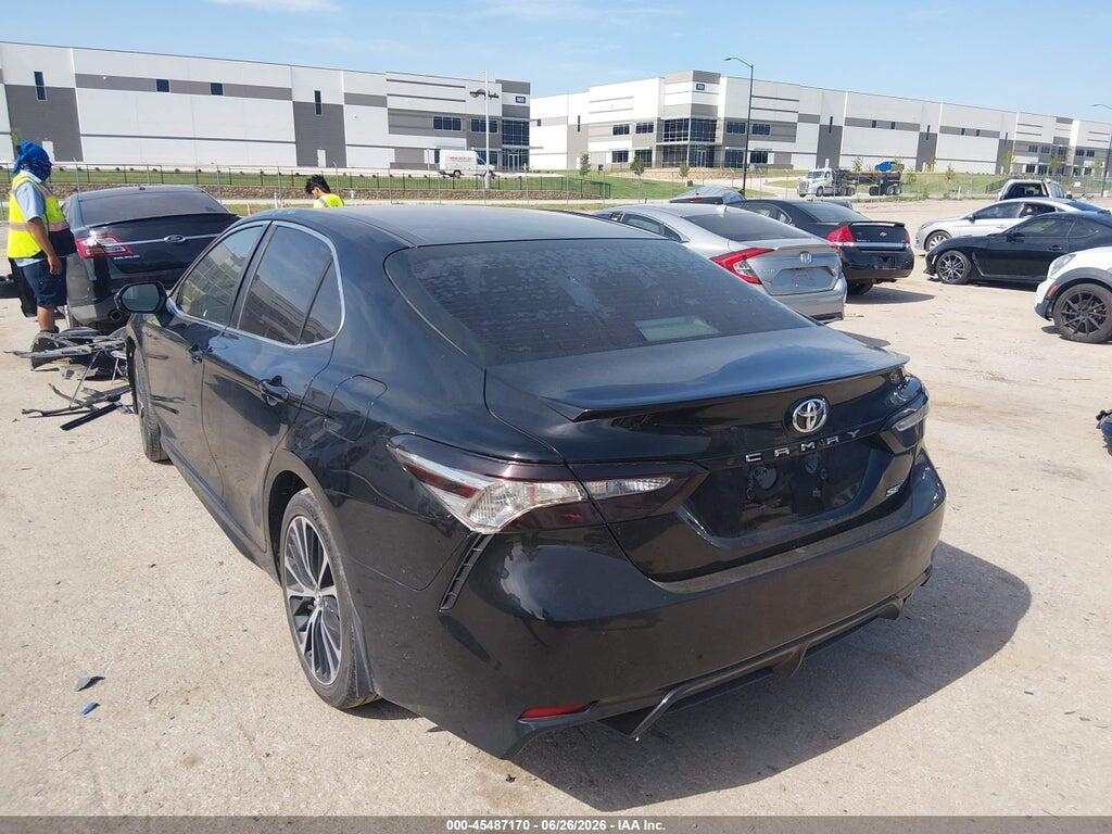 4T1B11HK0JU097563 2018 TOYOTA CAMRY photo no. 3
