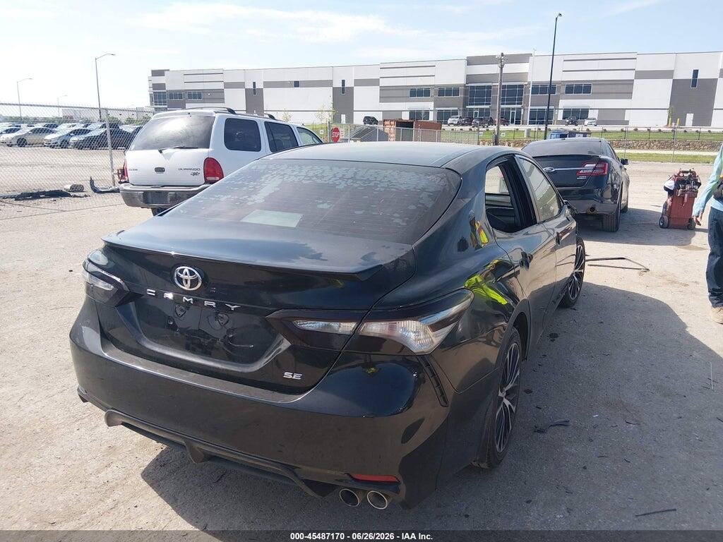 4T1B11HK0JU097563 2018 TOYOTA CAMRY photo no. 4