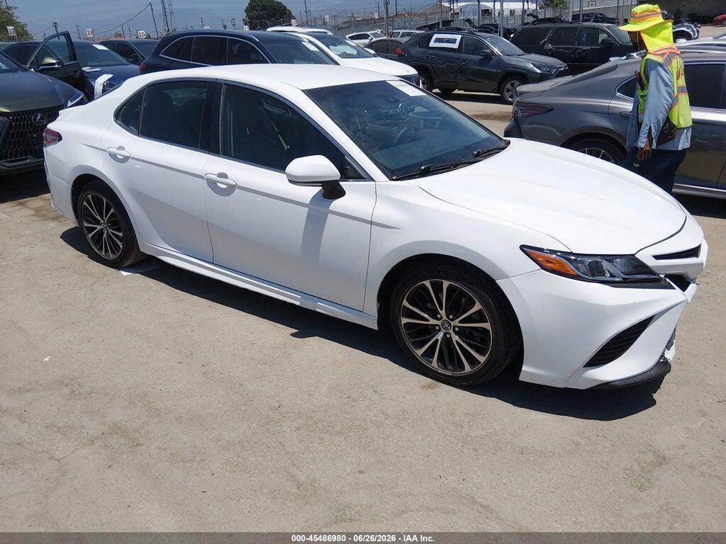 4T1B11HK0JU068340 2018 TOYOTA CAMRY photo no. 1
