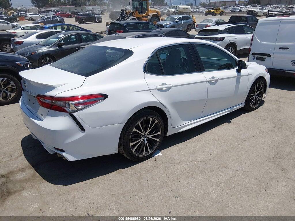 4T1B11HK0JU068340 2018 TOYOTA CAMRY photo no. 4
