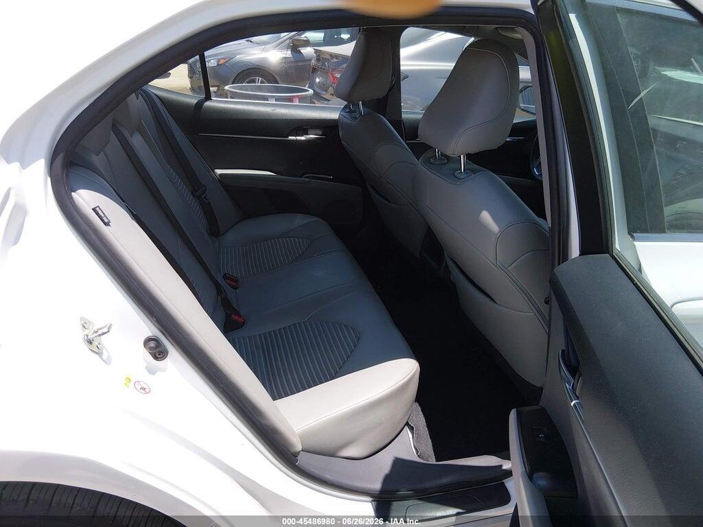 4T1B11HK0JU068340 2018 TOYOTA CAMRY photo no. 8