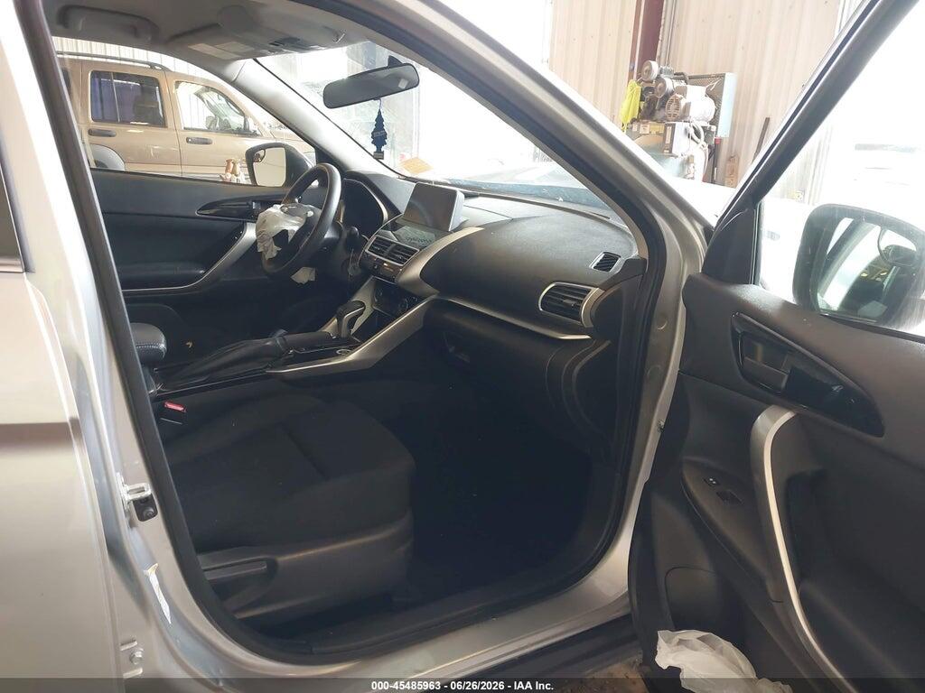 JA4AT4AA5JZ043220 2018 MITSUBISHI ECLIPSE CROSS photo no. 5