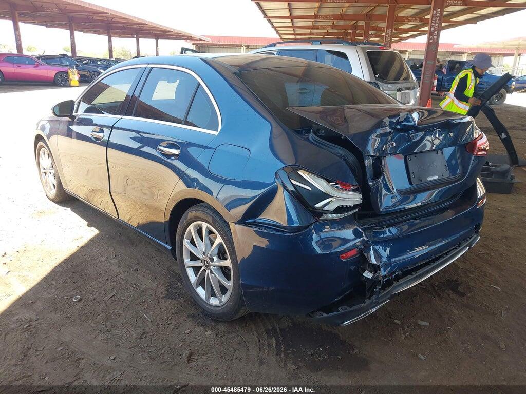WDD3G4EB5KW020891 2019 MERCEDES-BENZ A 220 photo no. 3