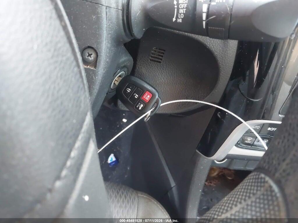 5YFBURHE2HP711105 2017 TOYOTA COROLLA photo no. 11