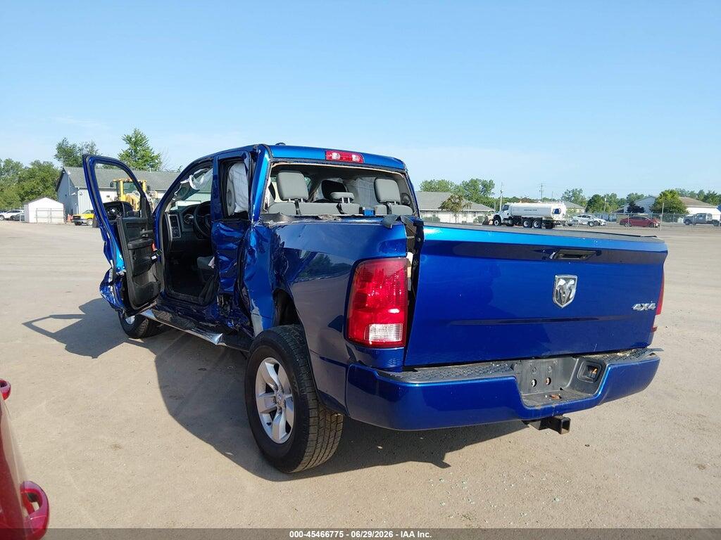 1C6RR7FG2JS246801 2018 RAM 1500 photo no. 3