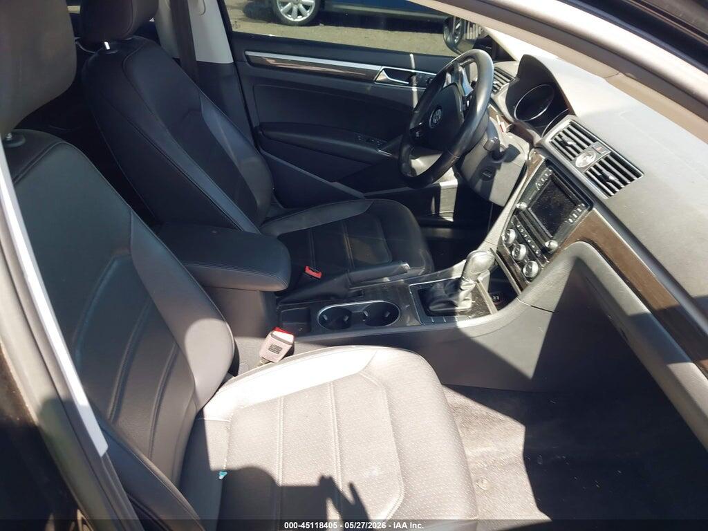 1VWBT7A33HC040937 2017 VOLKSWAGEN PASSAT photo no. 5