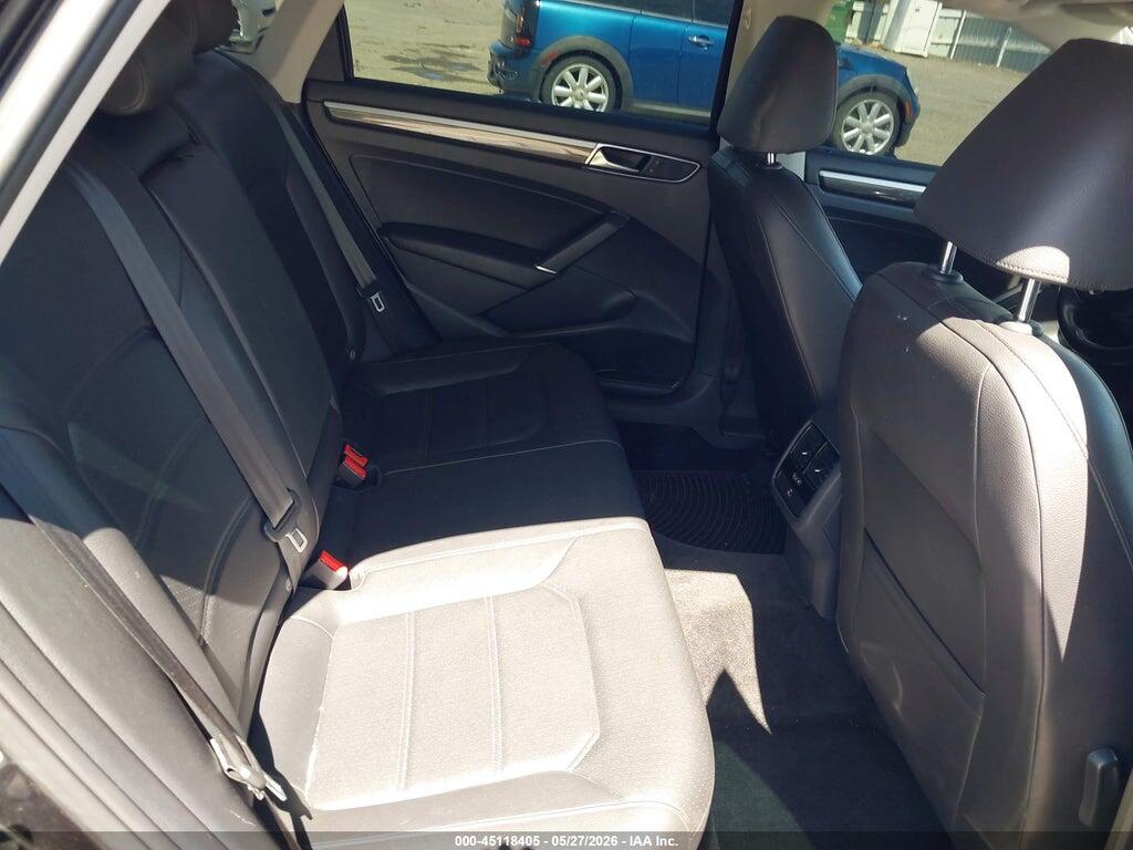 1VWBT7A33HC040937 2017 VOLKSWAGEN PASSAT photo no. 8