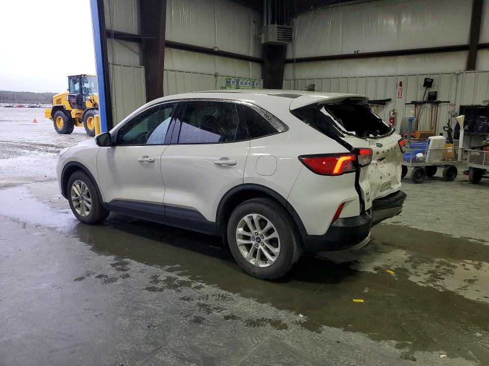 2021 FORD ESCAPE — Фото 2 из 13