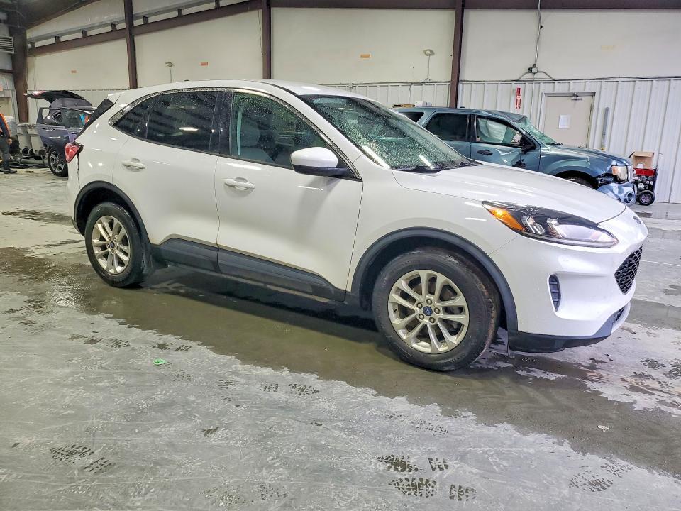 2021 FORD ESCAPE — Фото 4 из 13
